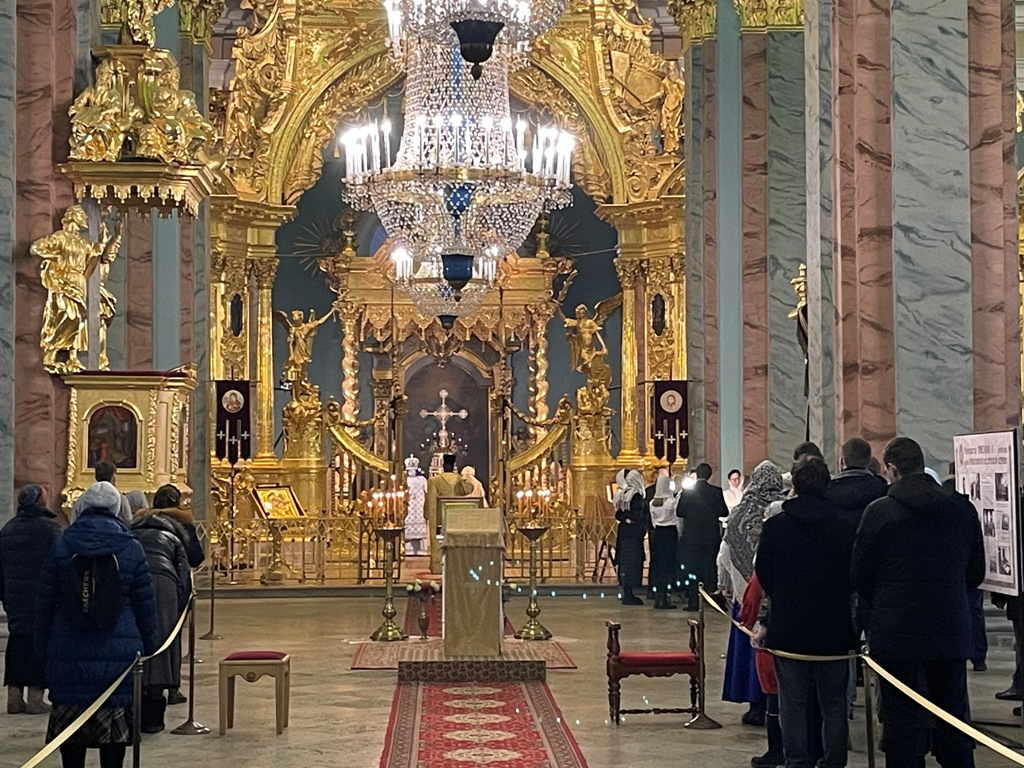 Митрополит Варсонофий передал в дар Петропавловскому Собору                        икону Собора новомучеников и исповедников Российских